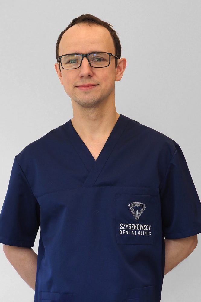Specjalista chirurgii szczękowo-twarzowej dr n. med. Adam Szyszkowski